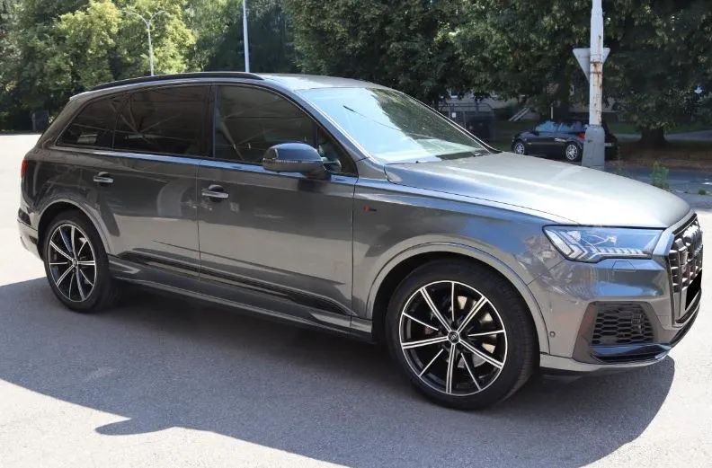 Audi Q7 50TDI Quattro S-Line Image 3